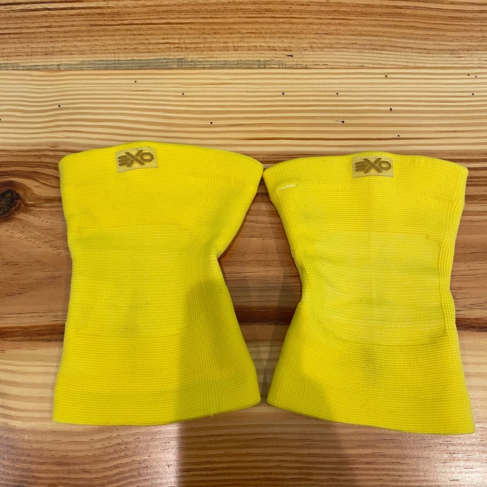 Exo knee sleeves